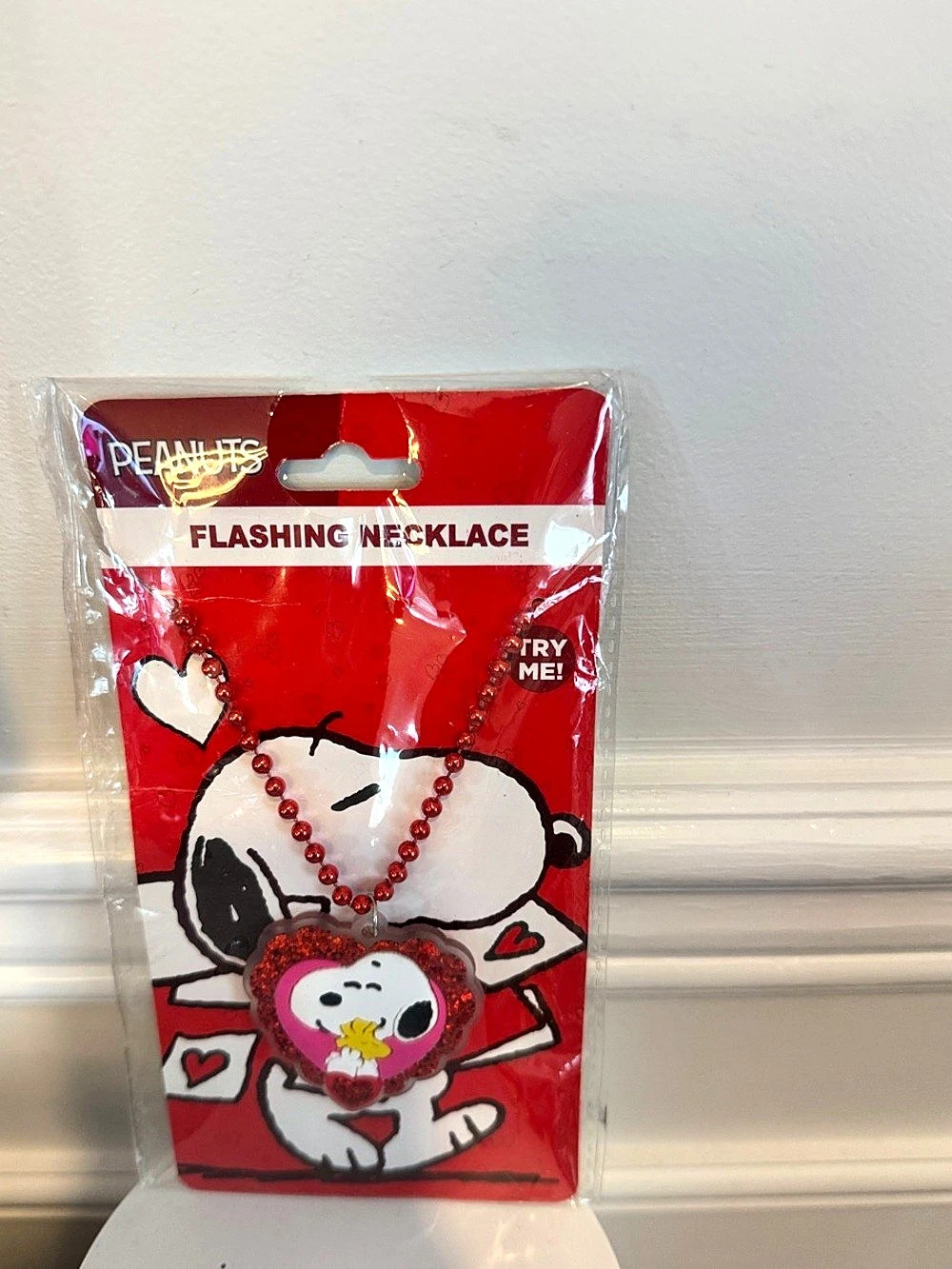 New Peanuts Snoopy Flashing Necklace Red & White heart necklace